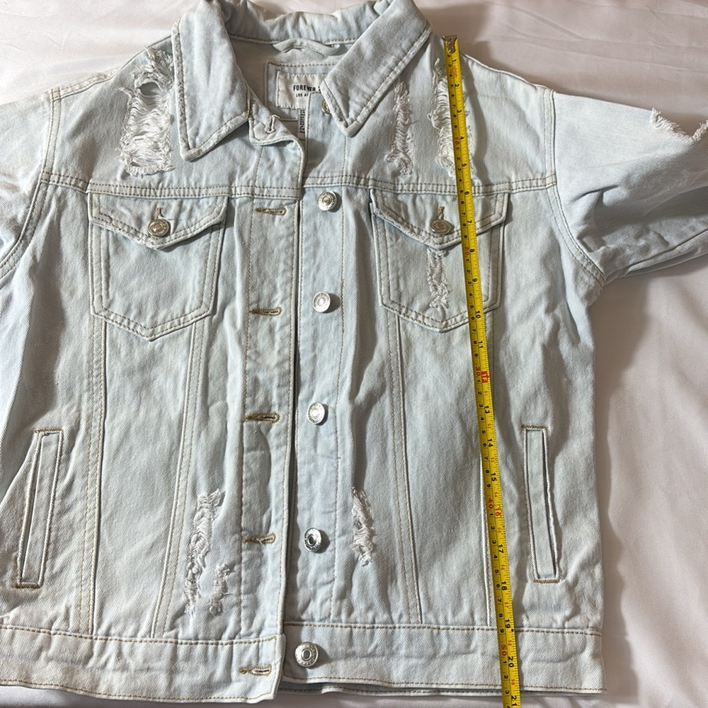 Forever 21 Denim Jacket Distressed Lightweight Trucker Jacket Blue Size Small - Picture 14 of 16